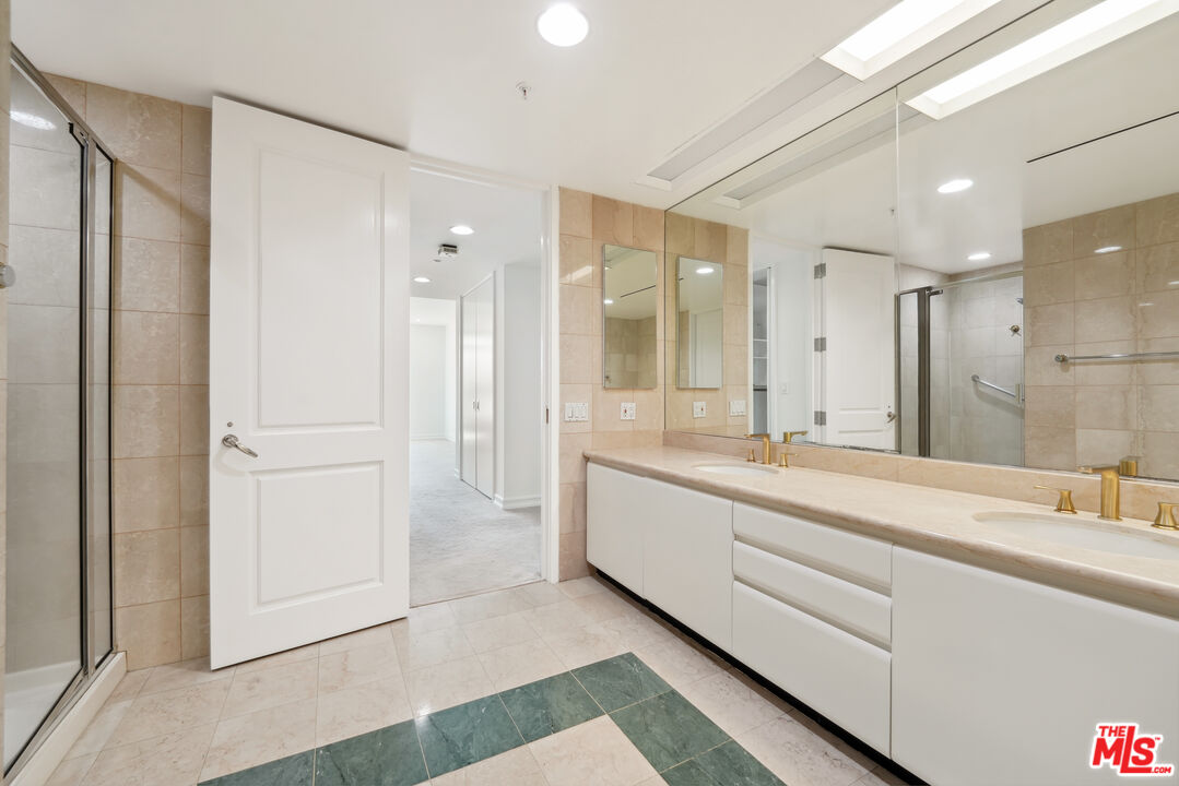 10490 Wilshire Blvd Unit: 303