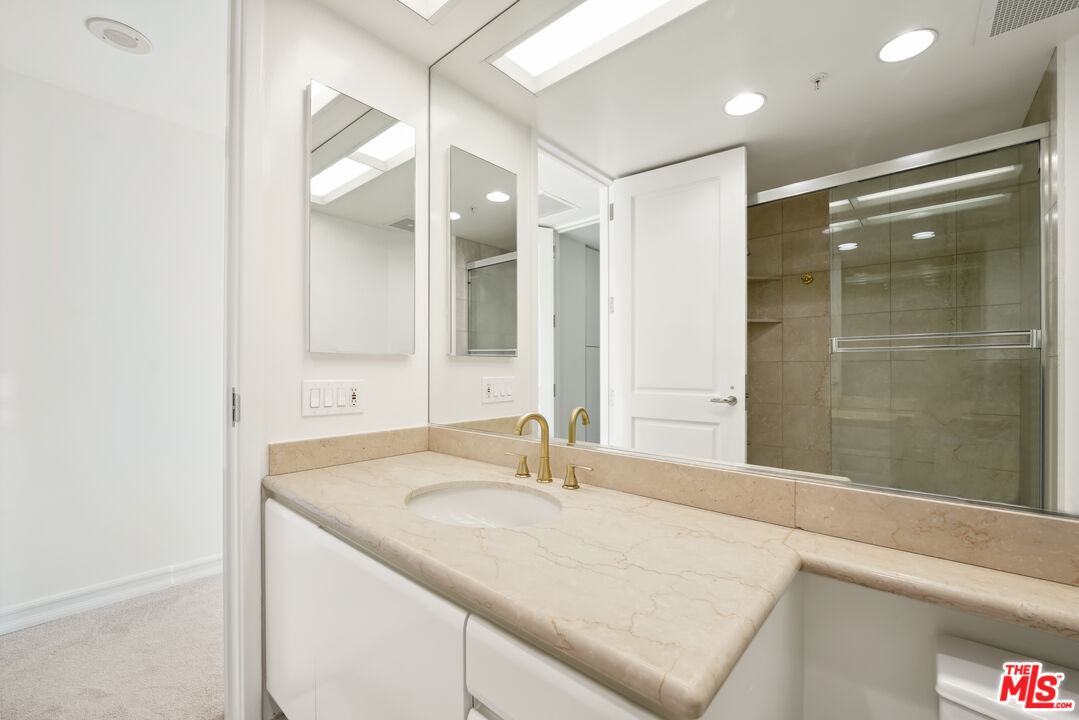 10490 Wilshire Blvd Unit: 303