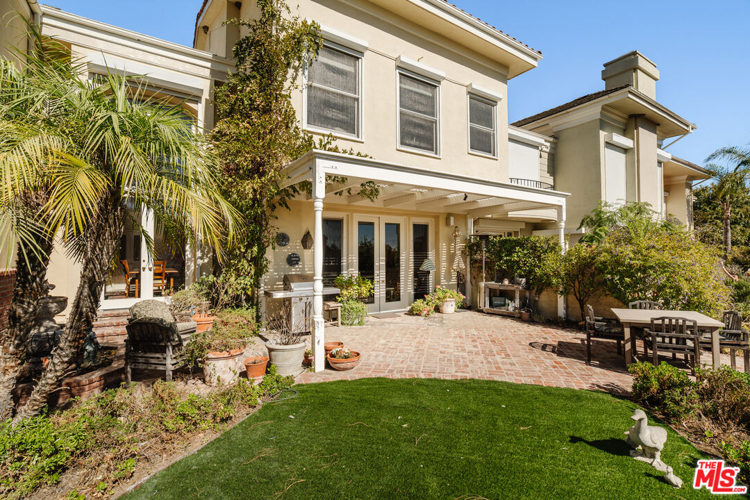 2179 Ridge Dr