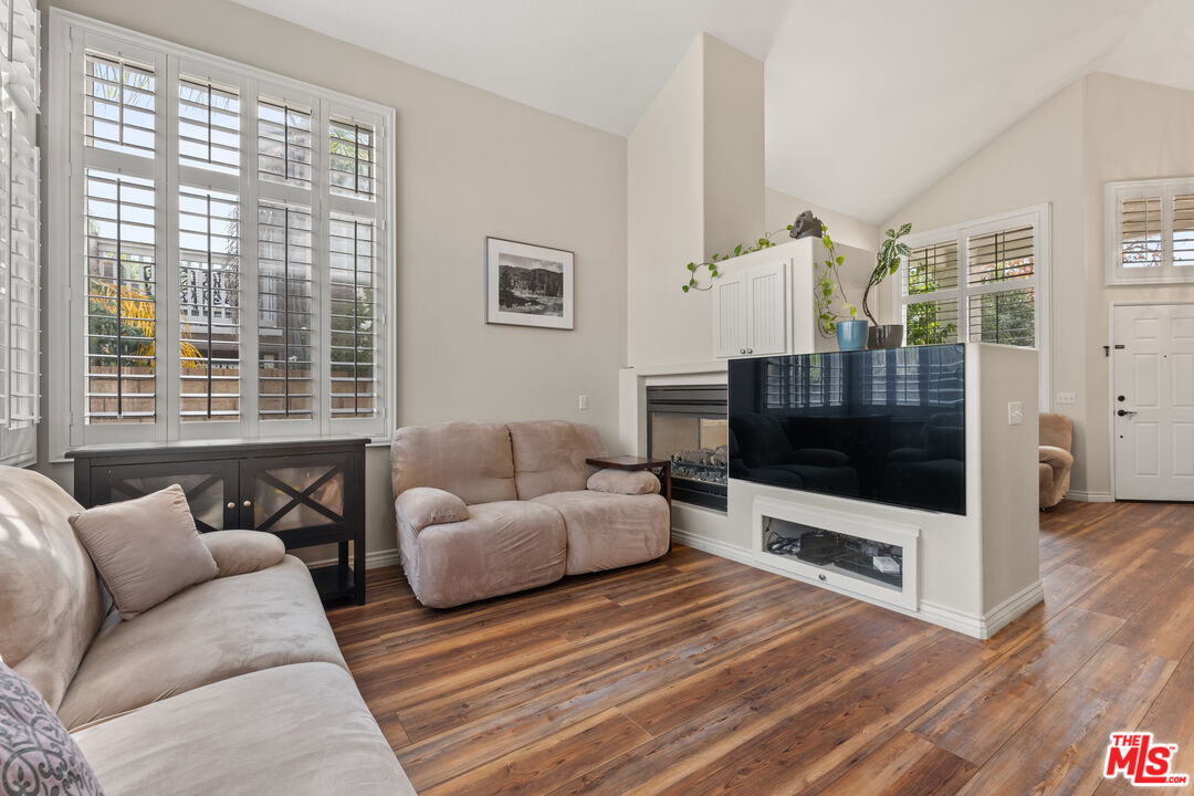 27870 Skycrest Cir
