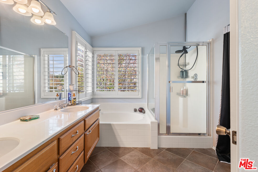 27870 Skycrest Cir