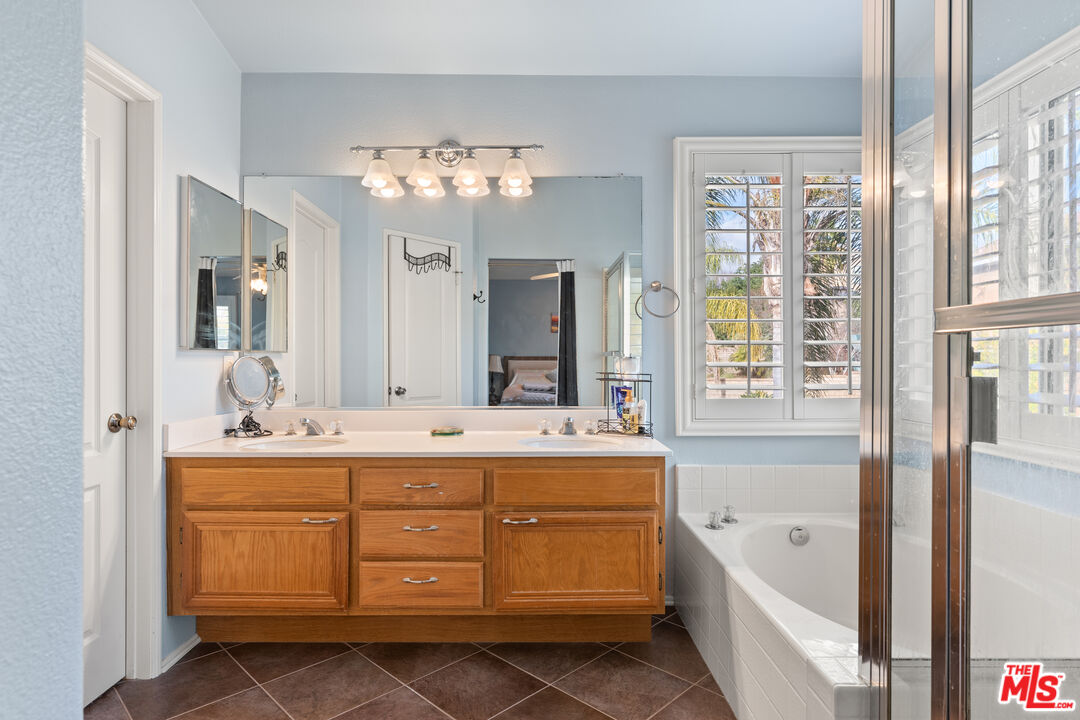 27870 Skycrest Cir