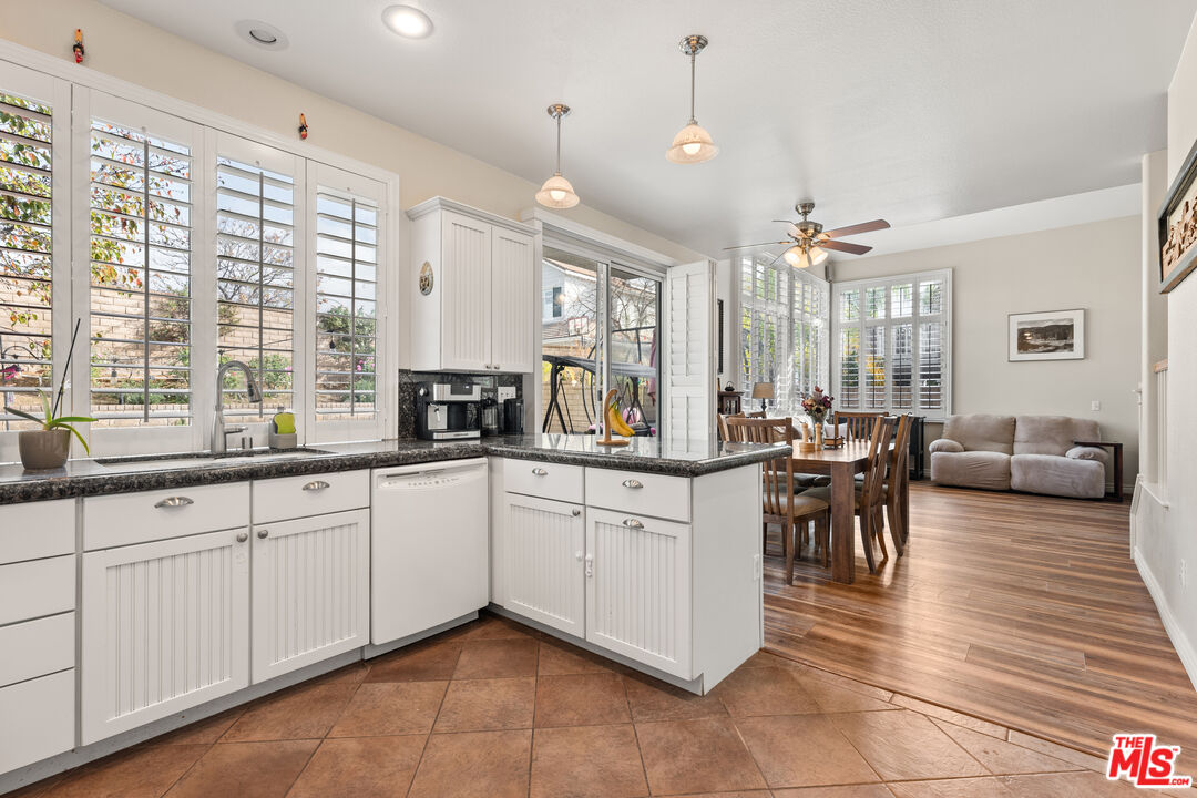 27870 Skycrest Cir