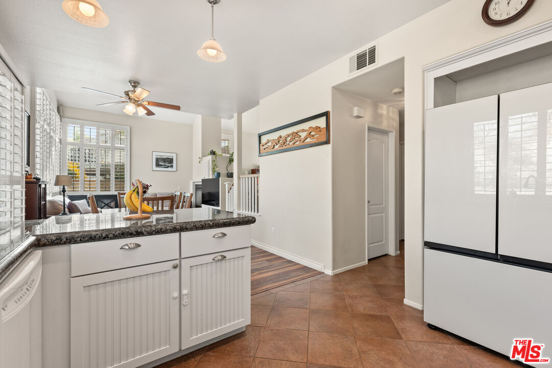 27870 Skycrest Cir