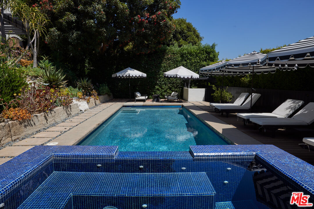 2232 Moreno Dr