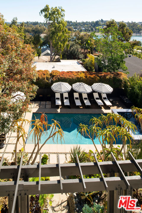 2232 Moreno Dr