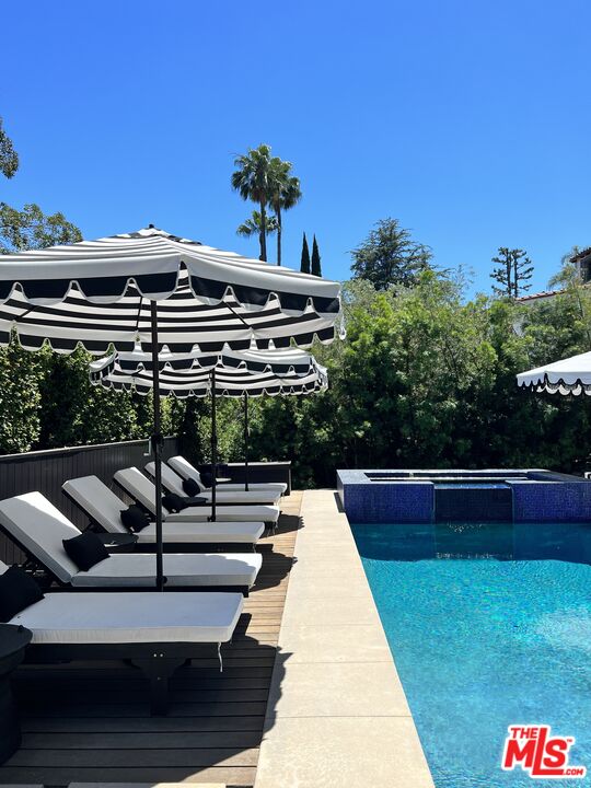2232 Moreno Dr