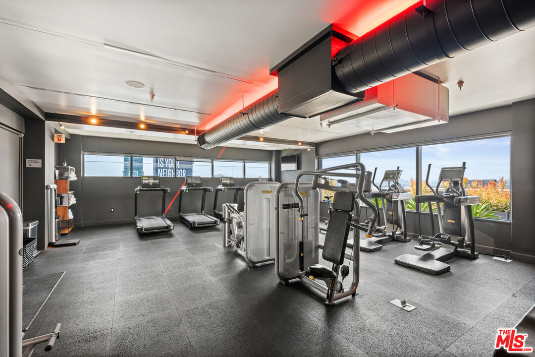 6250 Hollywood Blvd Unit: 11F