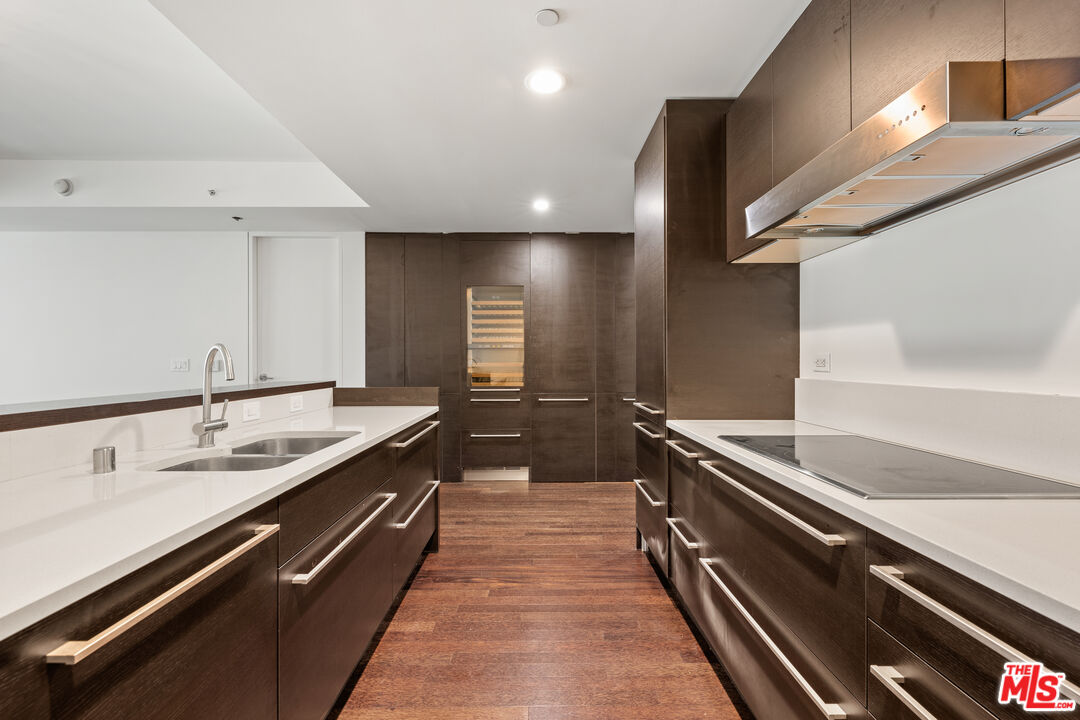 6250 Hollywood Blvd Unit: 11F