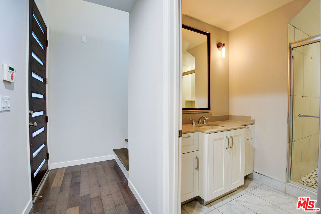 5937 W Luna Park
