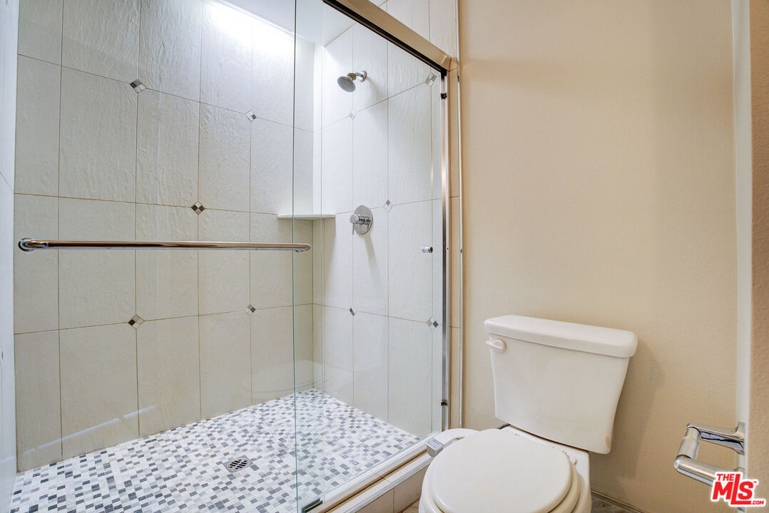 5937 W Luna Park