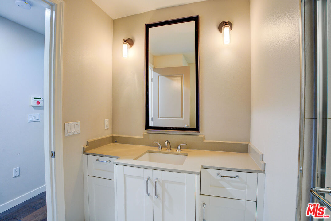 5937 W Luna Park