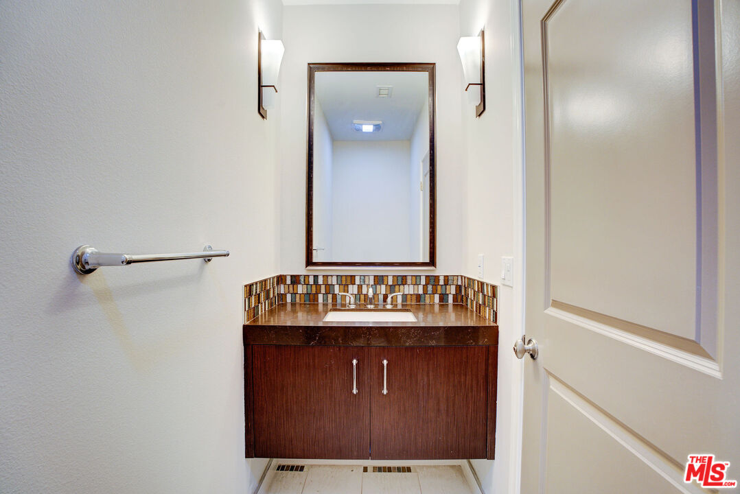 5937 W Luna Park