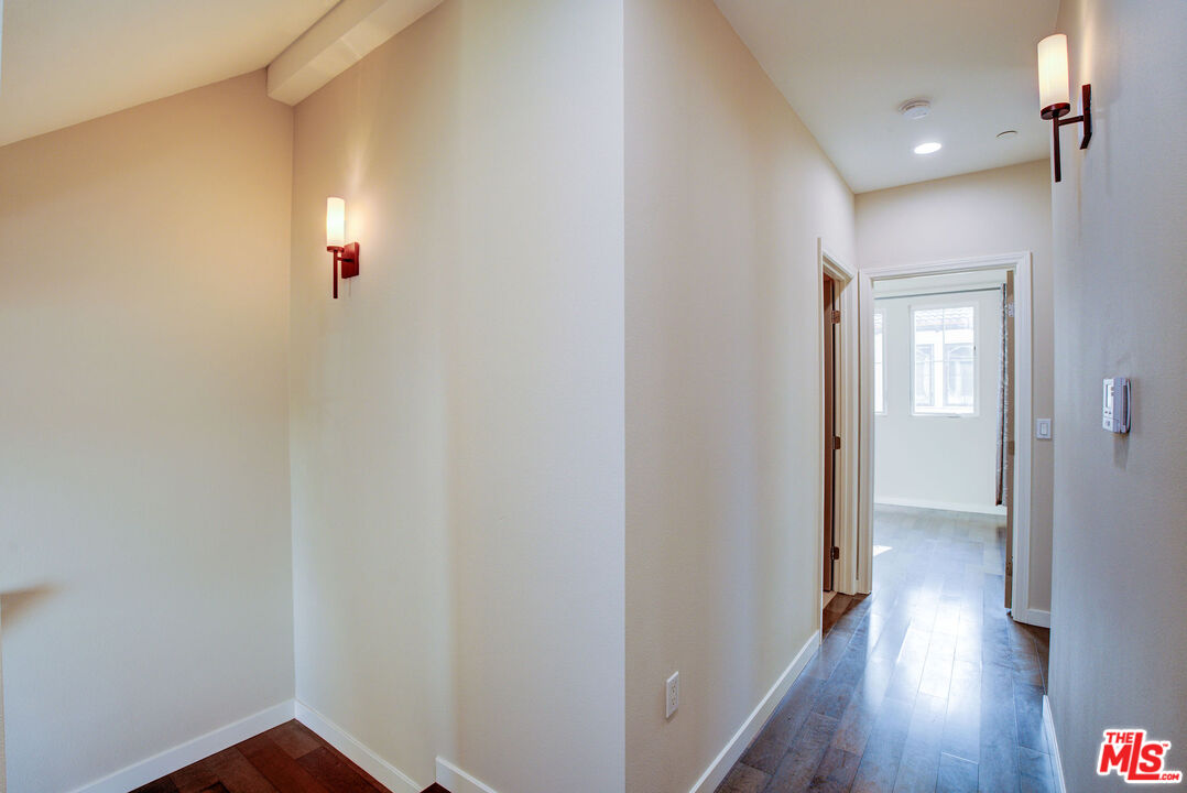 5937 W Luna Park
