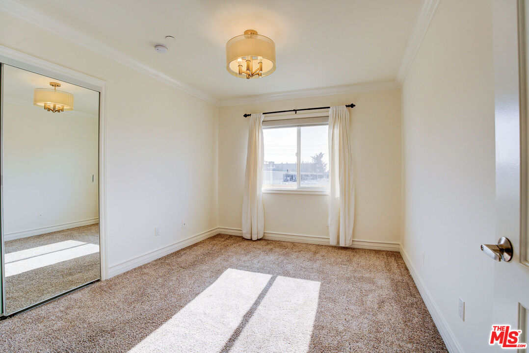 123 S Clark Dr Unit: PH 2