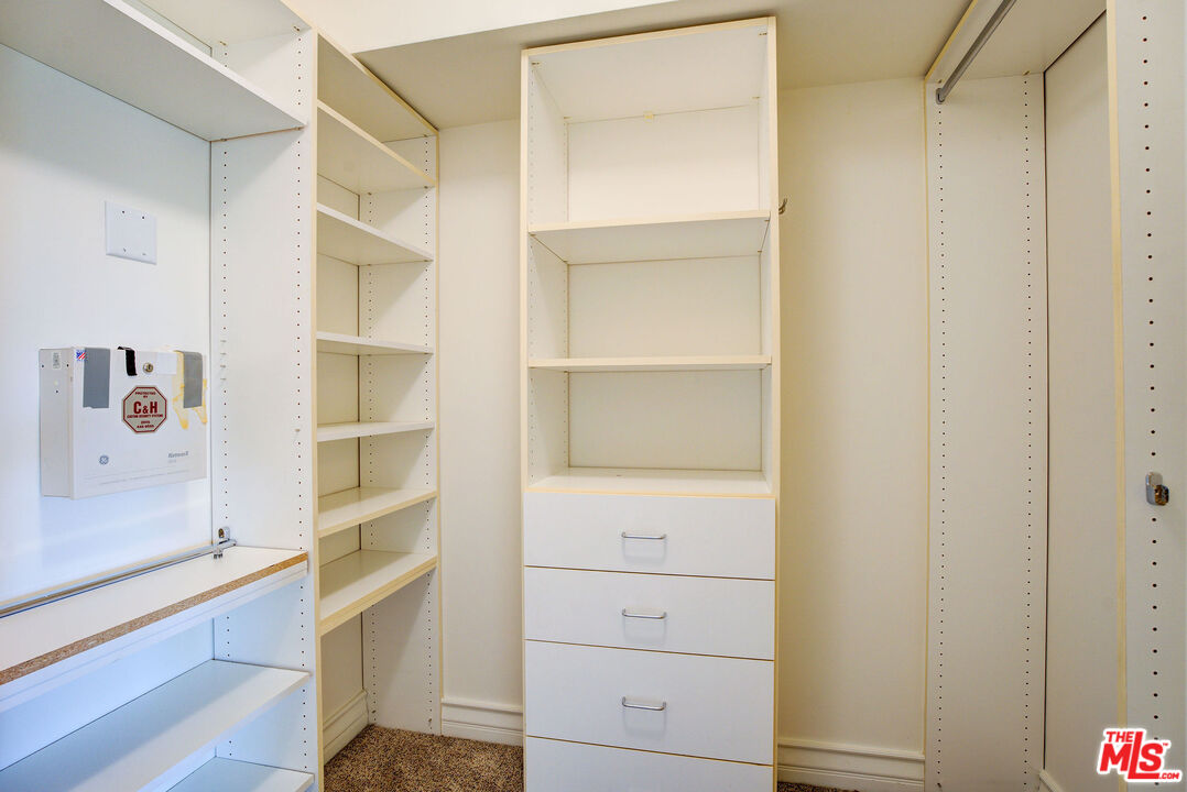 123 S Clark Dr Unit: PH 2