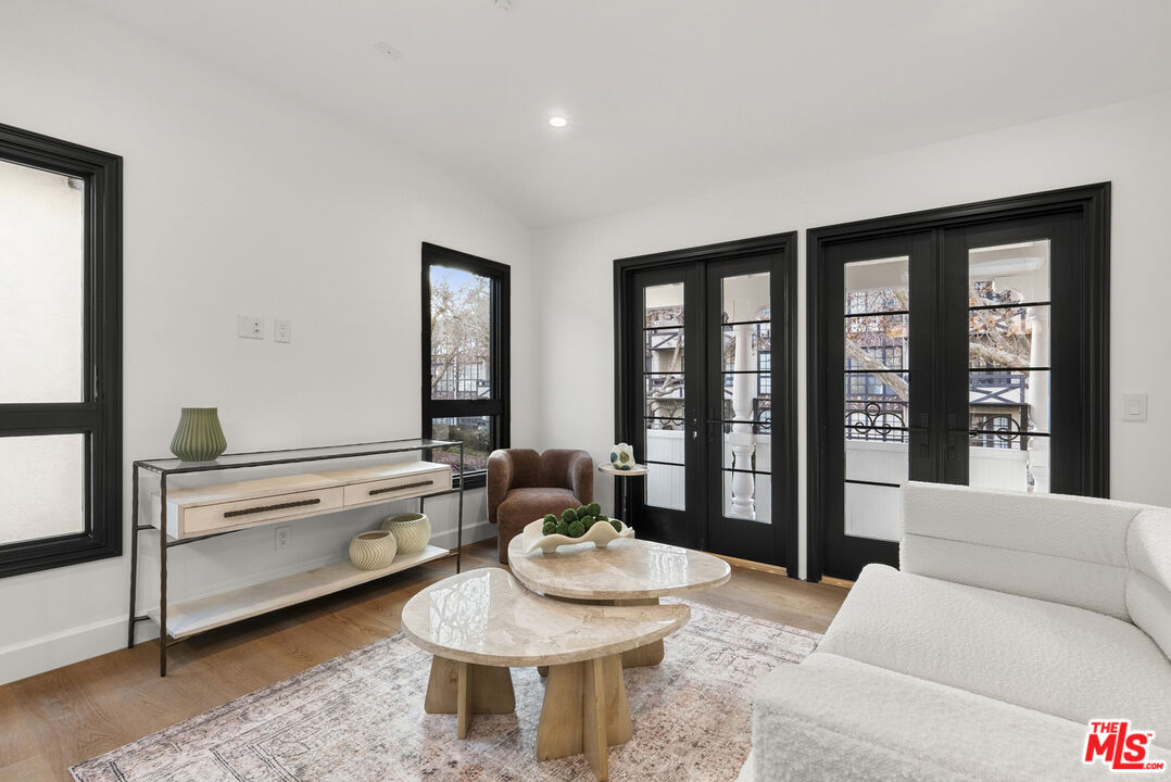 132 S Oakhurst Dr Unit: 5