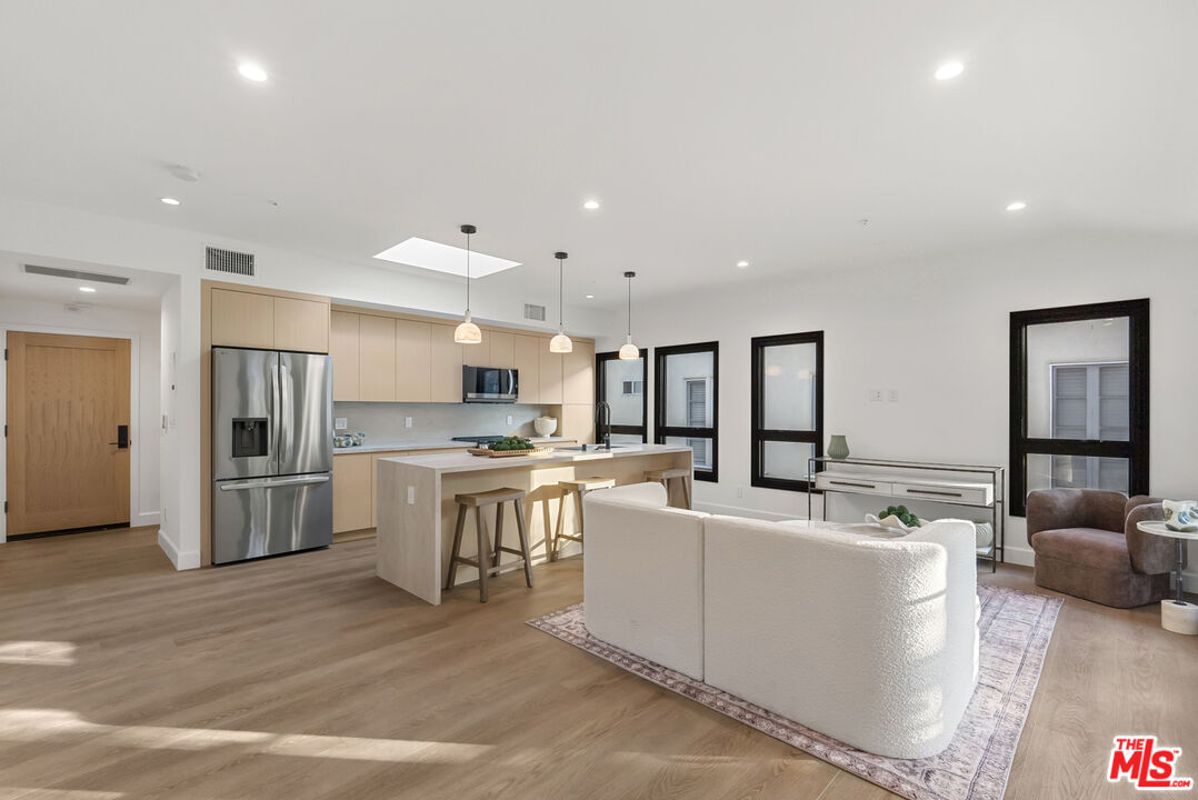 132 S Oakhurst Dr Unit: 5