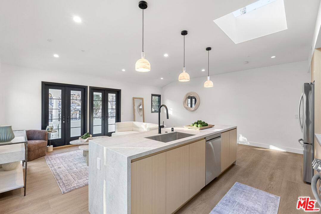 132 S Oakhurst Dr Unit: 5