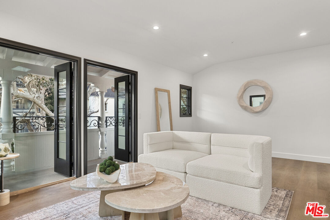 132 S Oakhurst Dr Unit: 5