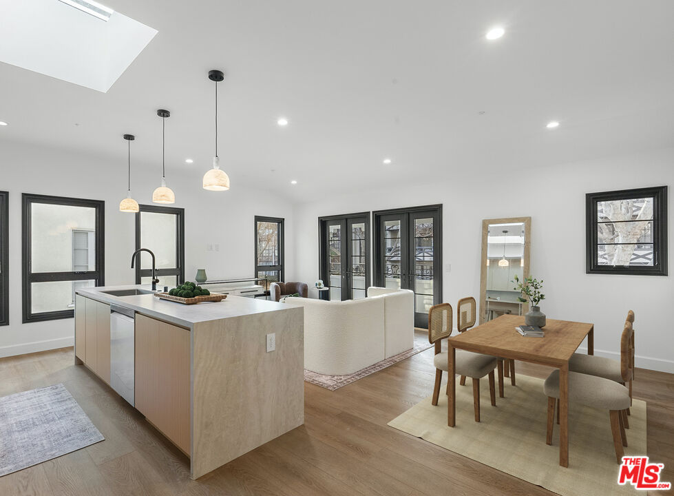 132 S Oakhurst Dr Unit: 5
