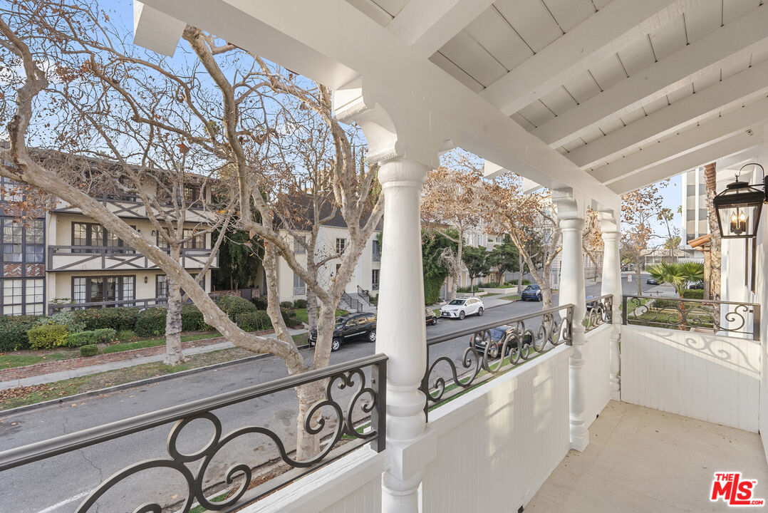 132 S Oakhurst Dr Unit: 5