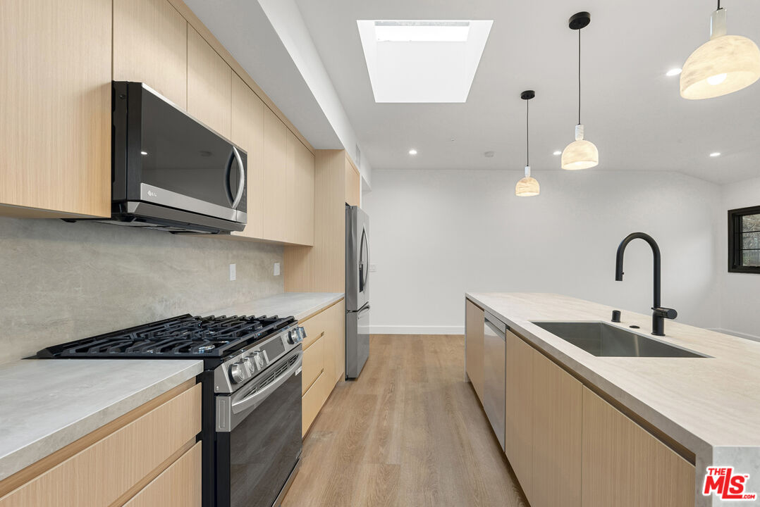 132 S Oakhurst Dr Unit: 6