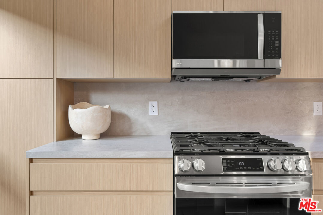 132 S Oakhurst Dr Unit: 6