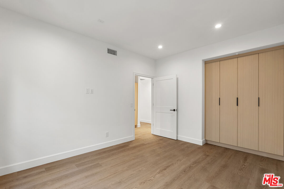 132 S Oakhurst Dr Unit: 6