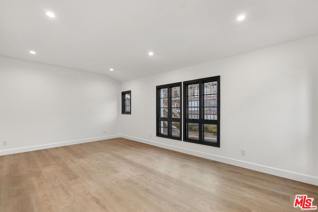 132 S Oakhurst Dr Unit: 6