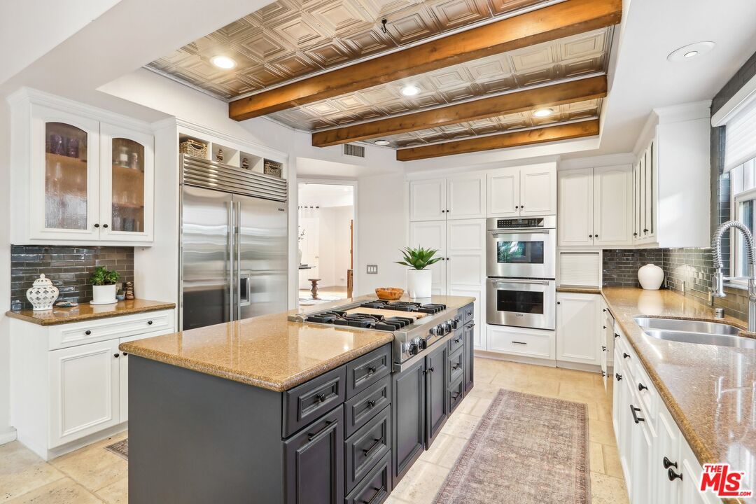 4146 Vicasa Dr