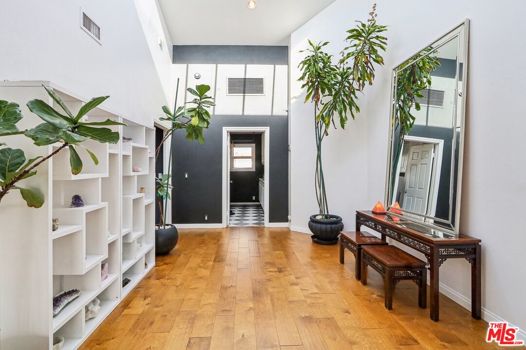 4146 Vicasa Dr