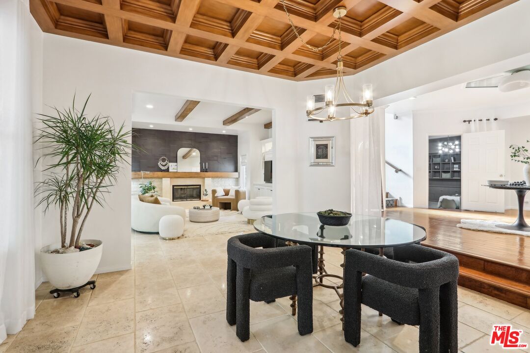 4146 Vicasa Dr