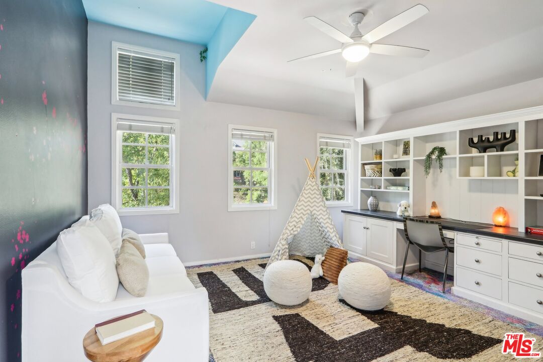 4146 Vicasa Dr