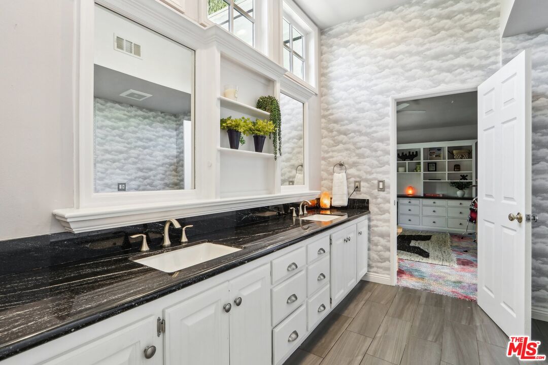 4146 Vicasa Dr