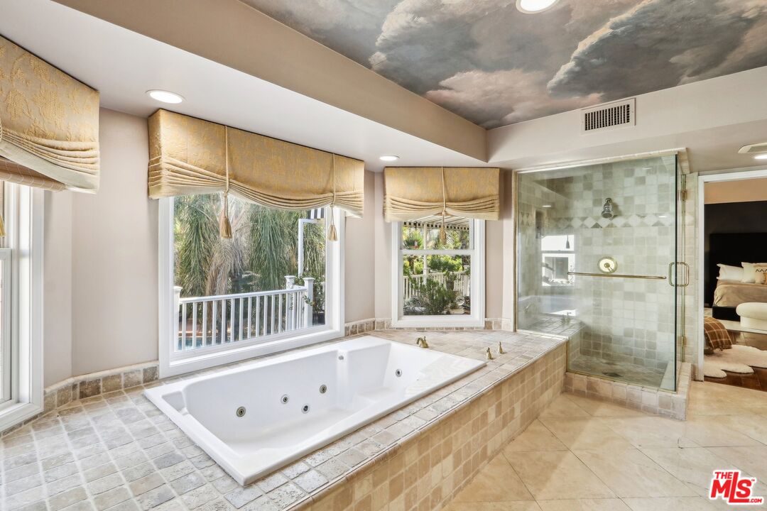 4146 Vicasa Dr
