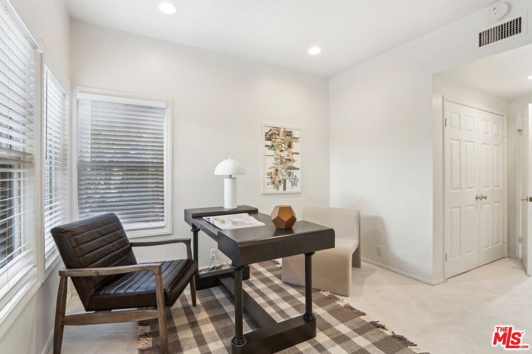 4146 Vicasa Dr