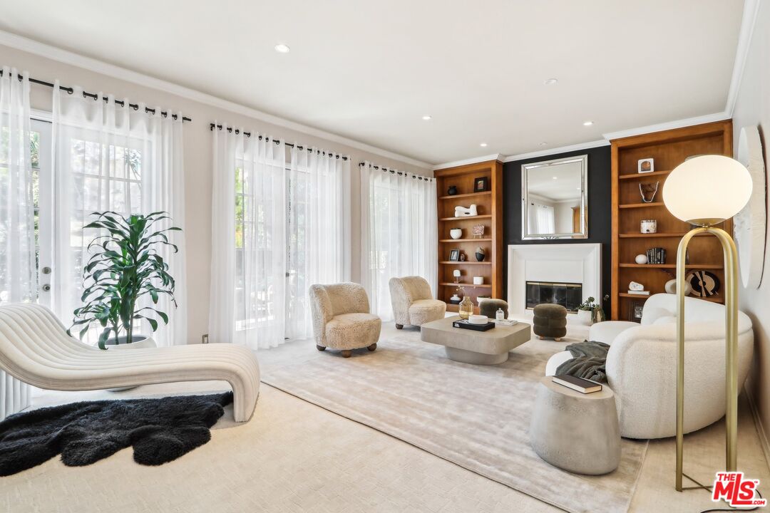 4146 Vicasa Dr