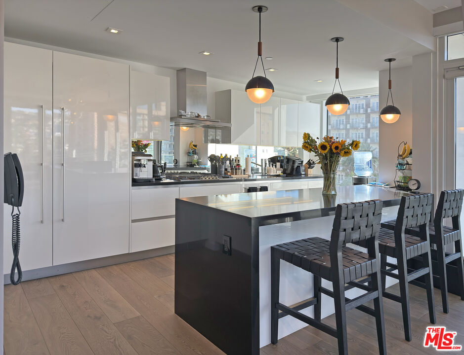 9000 W 3rd St Unit: 801