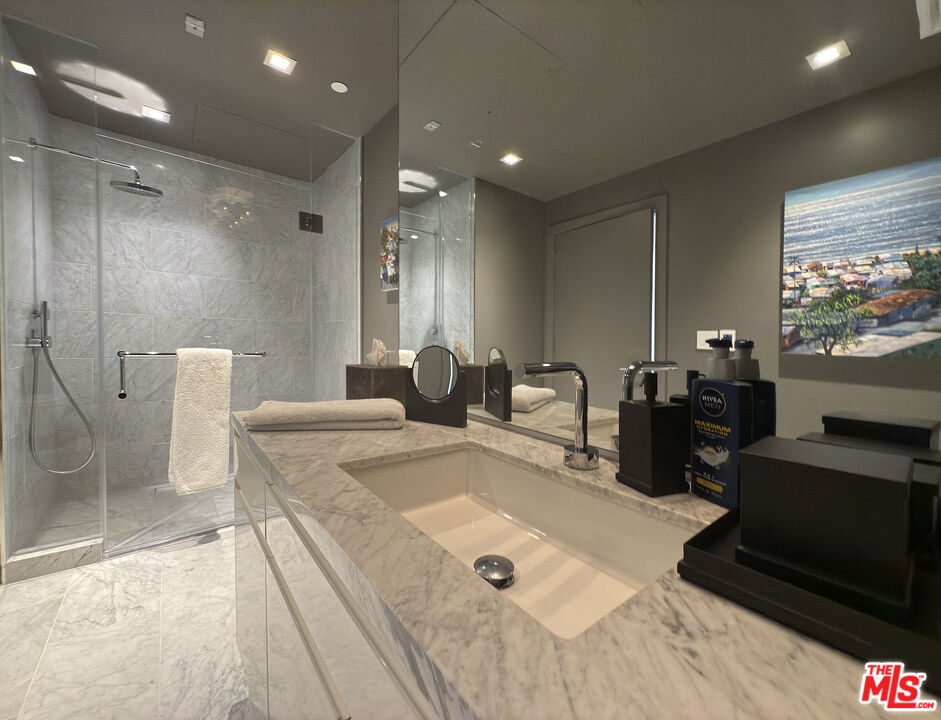 9000 W 3rd St Unit: 801
