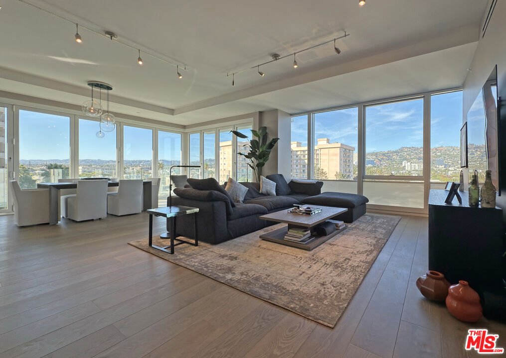 9000 W 3rd St Unit: 801