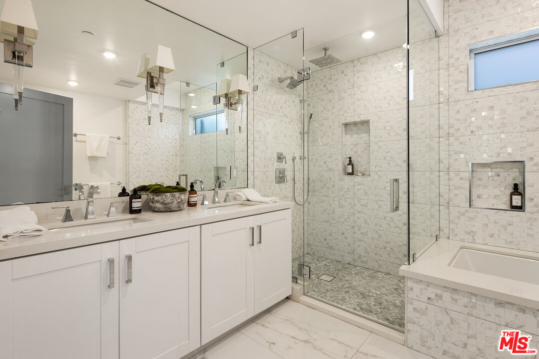 11979 Walnut Ln Unit: 1