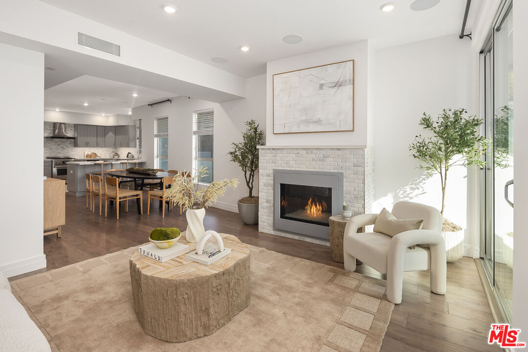 11979 Walnut Ln Unit: 1