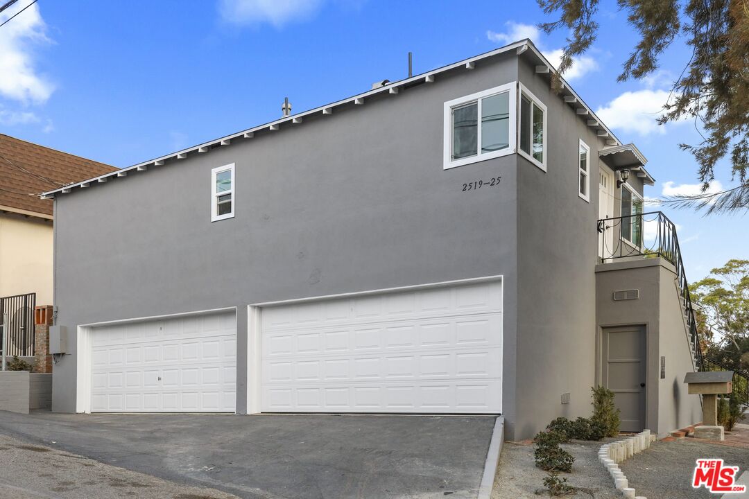 2519 10th St.