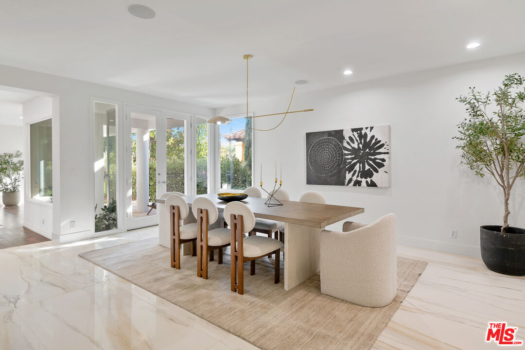 4139 Vicasa Dr