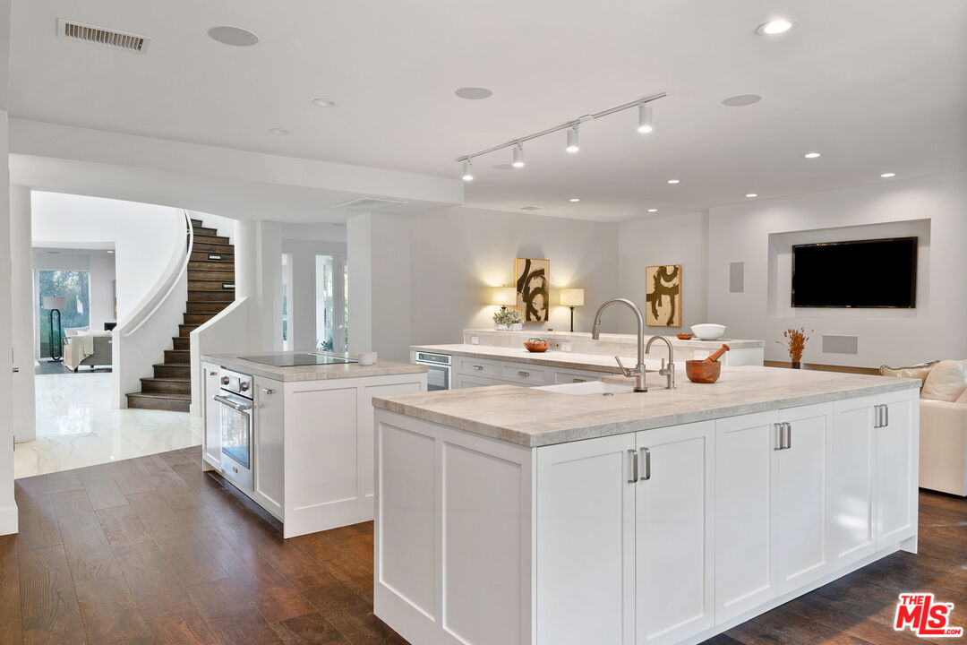 4139 Vicasa Dr