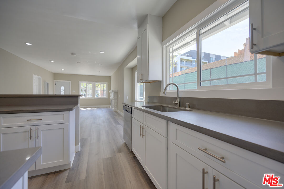 1127 N Formosa Ave