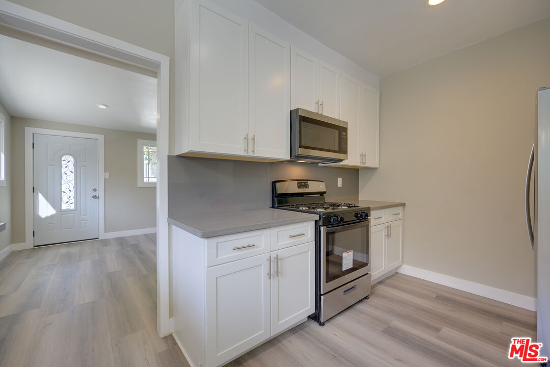 1127 N Formosa Ave