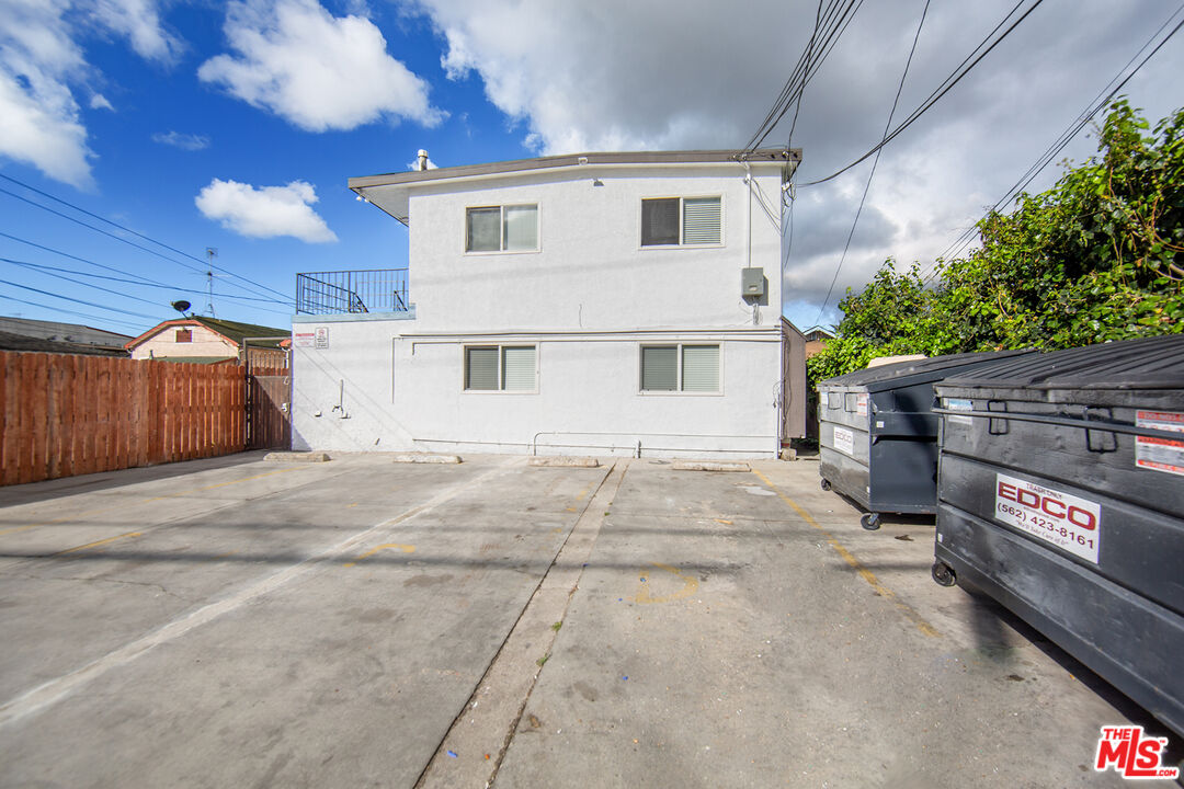 1470 Elm Ave