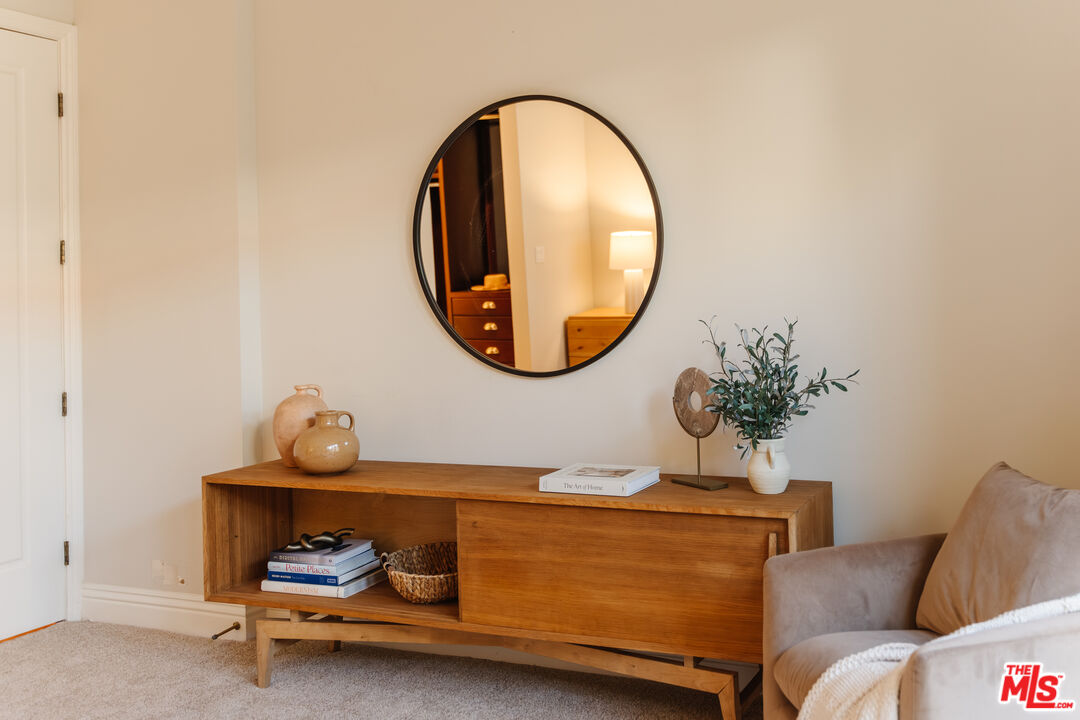 261 S Reeves Dr Unit: 104